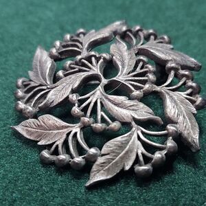 VTG Metal Leaves and Berries Brooch Pin 1 1/2"